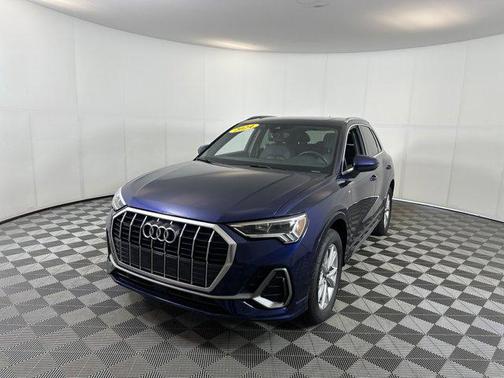 2024 Audi Q3 Premium 45 TFSI S line quattro Tiptronic