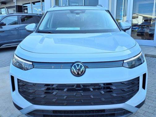 2025 Volkswagen Tiguan 2.0T SE 4MOTION