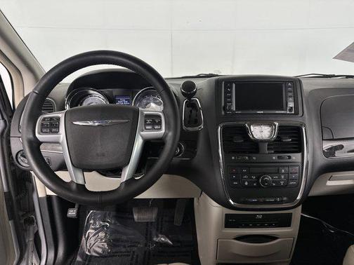 2013 Chrysler Town & Country Touring-L