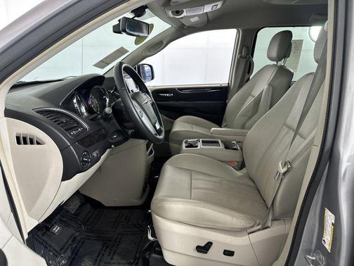 2013 Chrysler Town & Country Touring-L