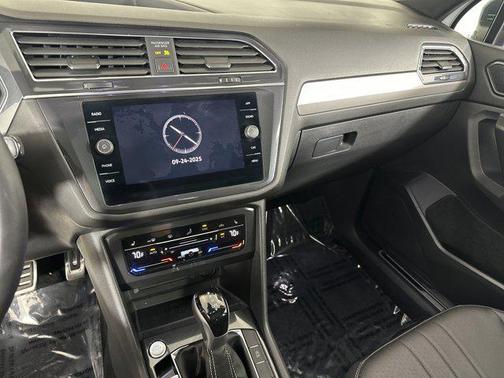 2023 Volkswagen Tiguan 2.0T SE R-Line Black 4MOTION