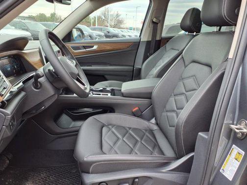 2025 Volkswagen Atlas 2.0T SE w/Technology 4MOTION