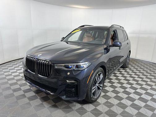 2022 BMW X7 M50i