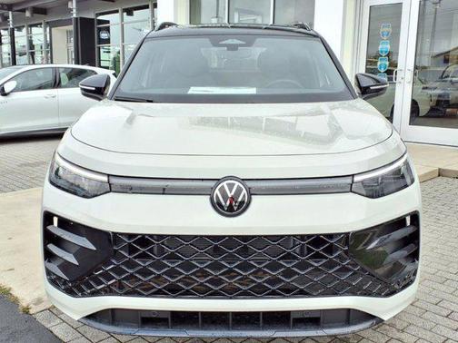 2025 Volkswagen Tiguan 2.0T SE R-Line Black 4MOTION