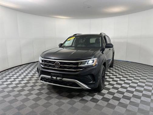 2023 Volkswagen Atlas 3.6L SE w/Technology