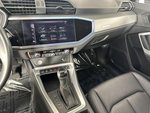 2020 Audi Q3 45 S line Premium