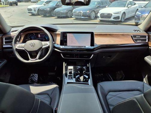 2025 Volkswagen Atlas 2.0T SE w/Technology 4MOTION