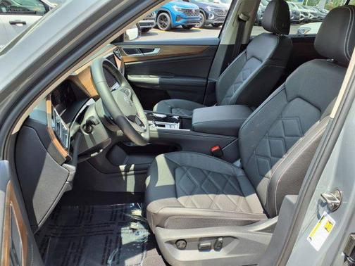 2025 Volkswagen Atlas 2.0T SE w/Technology 4MOTION