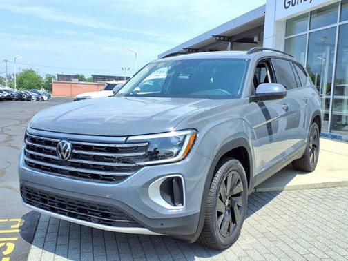 2025 Volkswagen Atlas 2.0T SE w/Technology 4MOTION