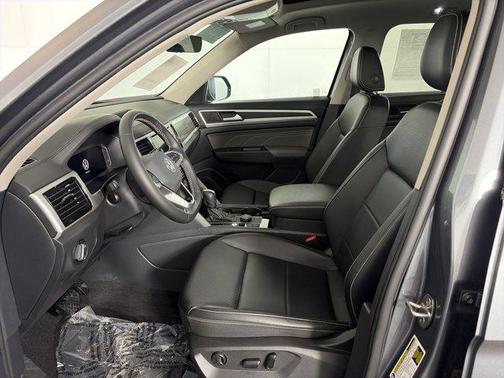 2023 Volkswagen Atlas 3.6L SE w/Technology