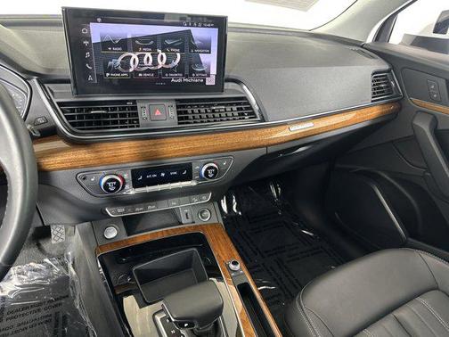 2023 Audi Q5 45 S line Premium