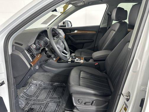 2023 Audi Q5 45 S line Premium