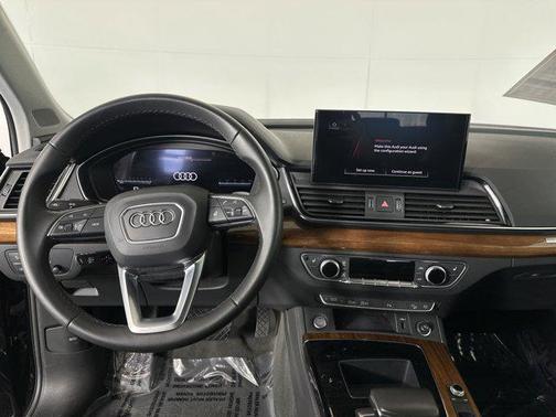 2023 Audi Q5 45 S line Premium Plus