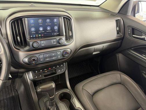 Desert Sand Metallic 2021 GMC Canyon AT4