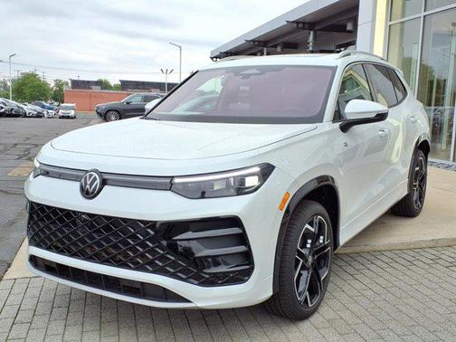 2025 Volkswagen Tiguan 2.0T SEL R-Line 4MOTION