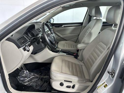 2017 Volkswagen Passat 1.8T SEL Premium