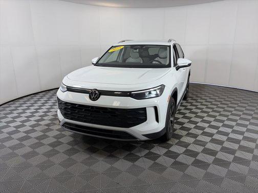 2025 Volkswagen Tiguan 2.0T SE 4MOTION