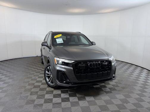 2025 Audi Q7 45 Premium