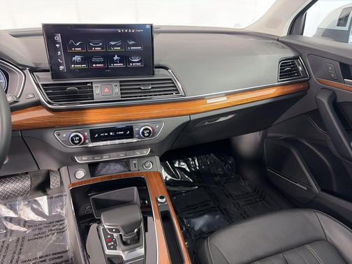 Florett Silver Metallic 2021 Audi Q5 45 Premium Plus