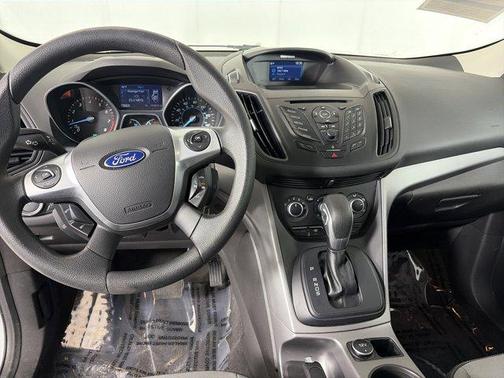 Ingot Silver Metallic 2014 Ford Escape SE
