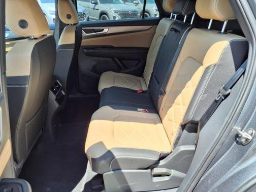 2025 Volkswagen Atlas Cross Sport 2.0T SE