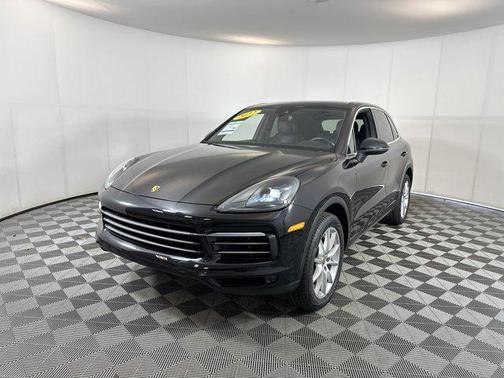 2022 Porsche Cayenne Base (Tiptronic)