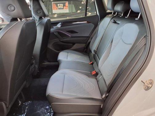2025 Volkswagen Tiguan 2.0T SE R-Line Black 4MOTION