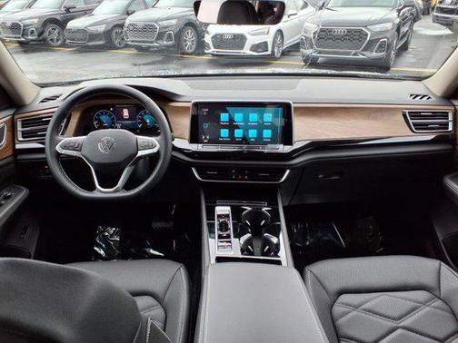 2025 Volkswagen Atlas 2.0T SE w/Technology 4MOTION