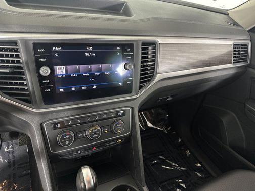 2018 Volkswagen Atlas 3.6L SE w/Technology