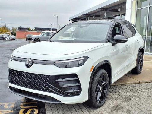 2025 Volkswagen Tiguan 2.0T SE R-Line Black 4MOTION