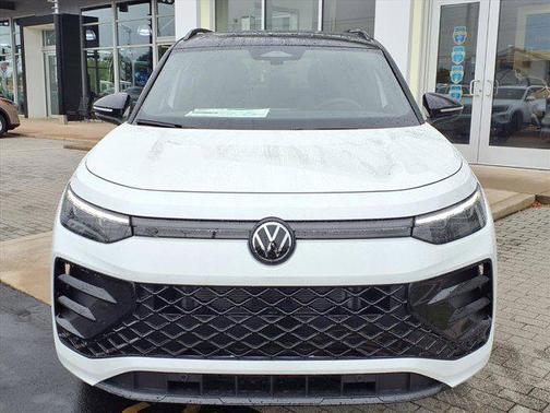 2025 Volkswagen Tiguan 2.0T SE R-Line Black 4MOTION