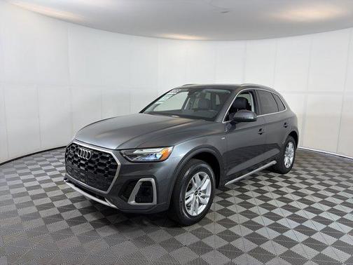 Daytona Gray Pearl Effect 2022 Audi Q5 45 S line Premium