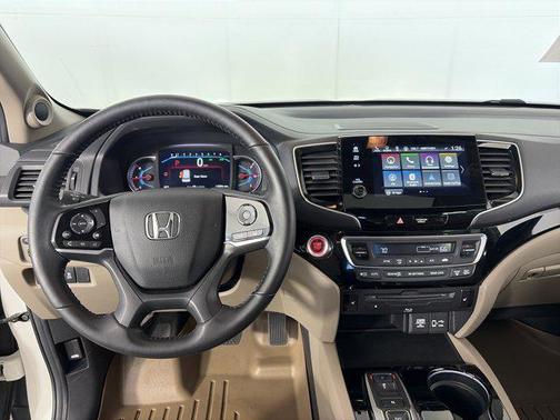 White Diamond Pearl 2019 Honda Pilot Touring 8-Passenger