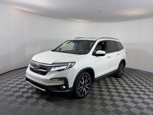 White Diamond Pearl 2019 Honda Pilot Touring 8-Passenger