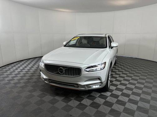 2018 Volvo V90 Cross Country T6 Volvo Ocean Race
