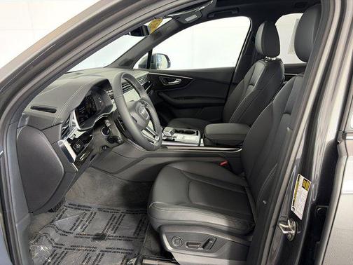 Samurai Gray Metallic 2026 Audi Q7 55 Premium Plus