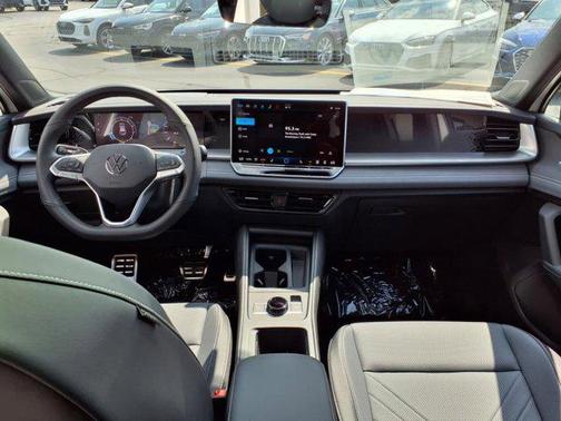 2025 Volkswagen Tiguan 2.0T SE R-Line Black 4MOTION