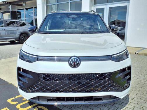 2025 Volkswagen Tiguan 2.0T SE R-Line Black 4MOTION