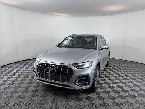 2022 Audi Q5 40 Premium Plus