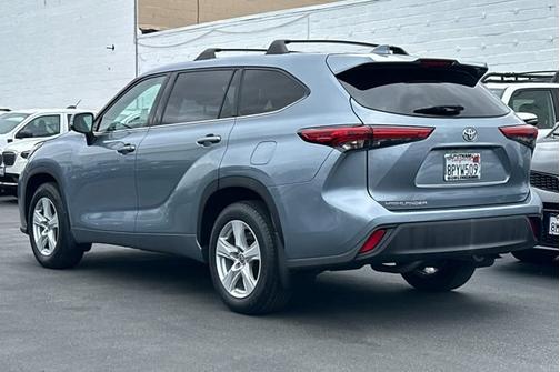 2020 Toyota Highlander LE