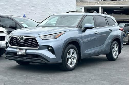 2020 Toyota Highlander LE