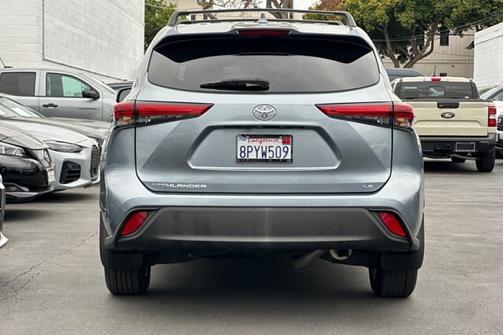 2020 Toyota Highlander LE