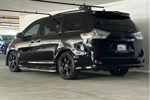 2020 Toyota Sienna SE PREMIUM 8 PASSENGER