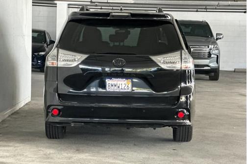 2020 Toyota Sienna SE PREMIUM 8 PASSENGER