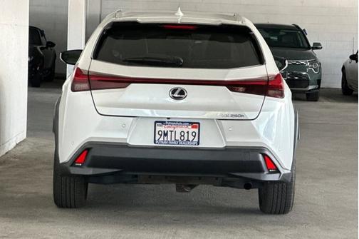 2021 Lexus UX 250h BASE