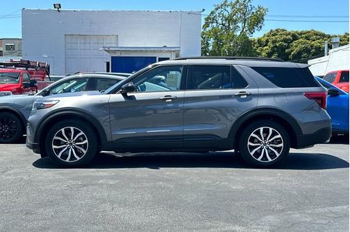 2022 Ford Explorer ST-LINE