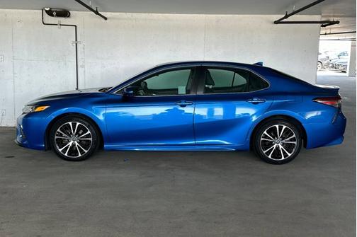 2019 Toyota Camry SE