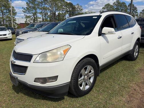 White 2011 Chevrolet Traverse LT