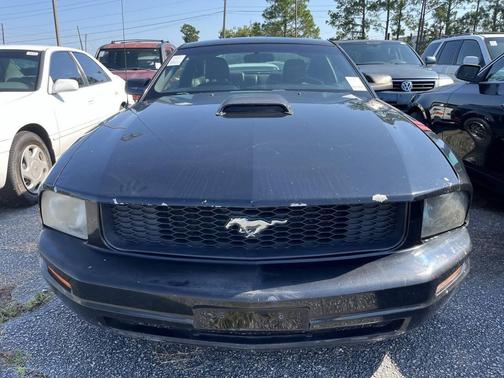 2005 Ford Mustang Deluxe