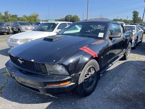 2005 Ford Mustang Deluxe